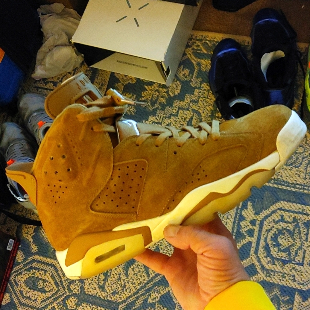 Jordan 6 size 11 (original box included)